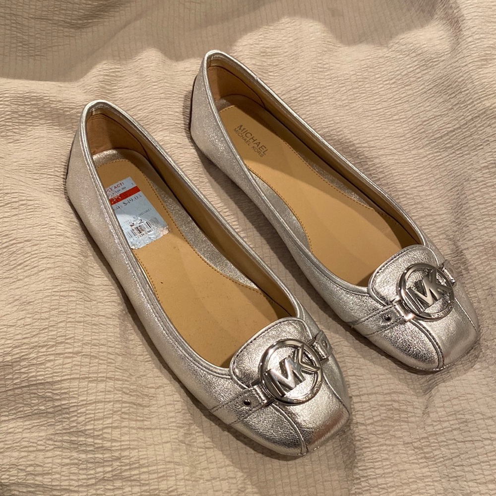 New! Michael Kors silver flats